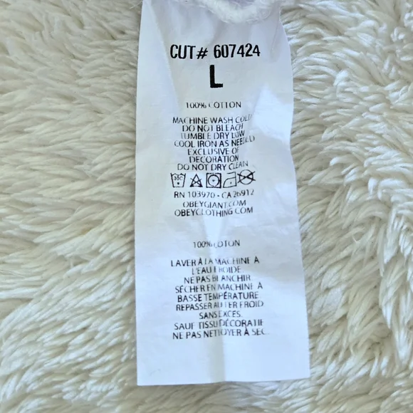 Obey Worldwide🌐 Peace✌️ Dove🕊 Graphic Tee👕 - NWT - Picture 9 of 15